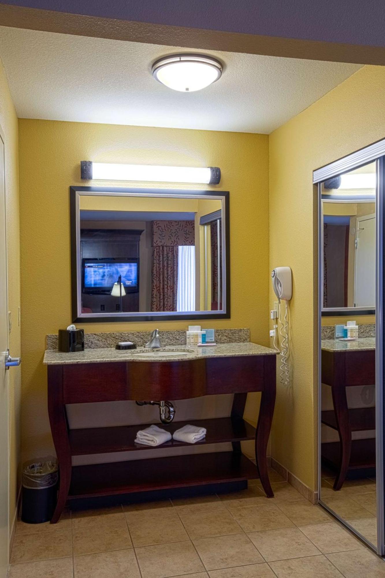 Hampton Inn & Suites Sacramento-Elk Grove Laguna I-5 Dış mekan fotoğraf